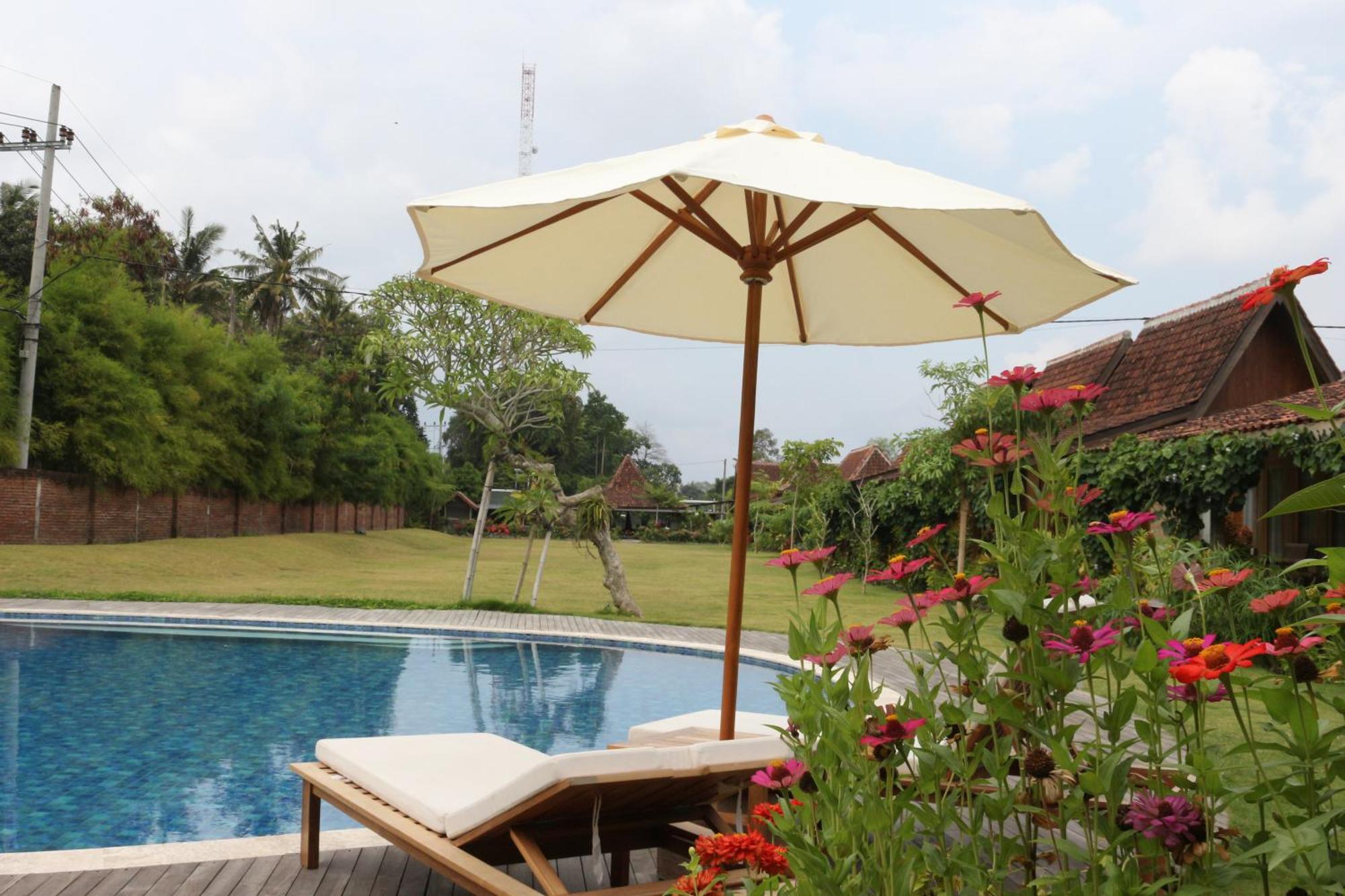 Ijen Estate Resort And Villa Banyuwangi  Exterior photo